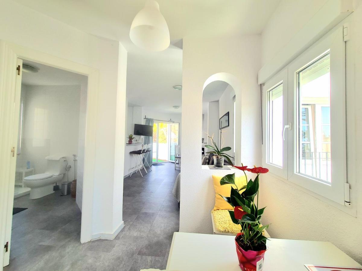 דירות פואנגירולה Apartamento Con Vistas Al Campo De Golf Y Piscina מראה חיצוני תמונה