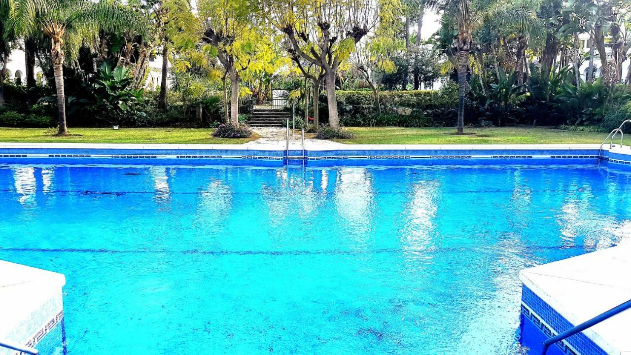 דירות פואנגירולה Apartamento Con Vistas Al Campo De Golf Y Piscina מראה חיצוני תמונה